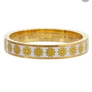 Kate Spade New York “oops a daisy” bangle